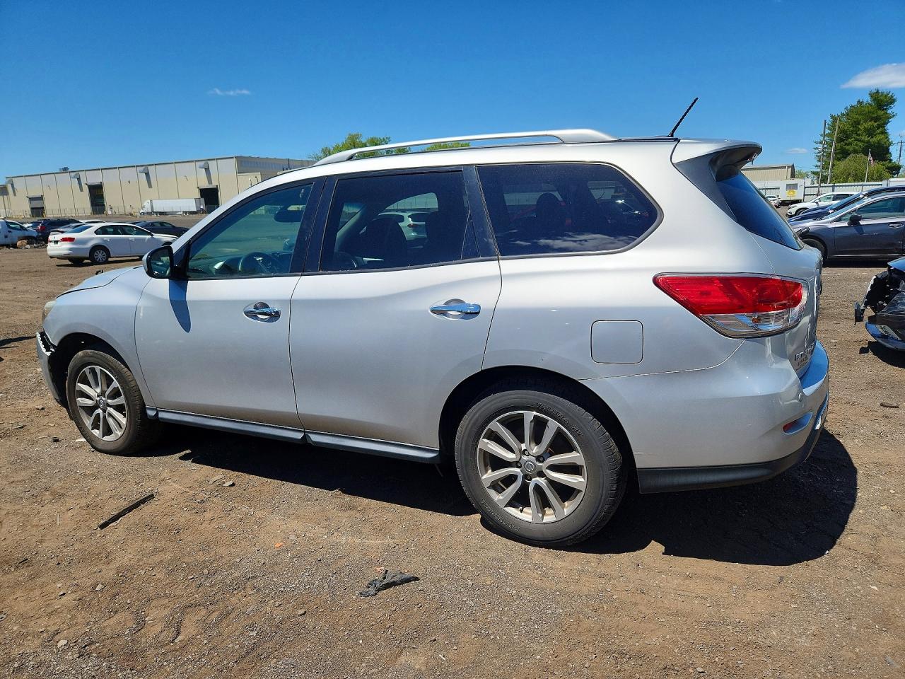 Nissan Pathfinder S