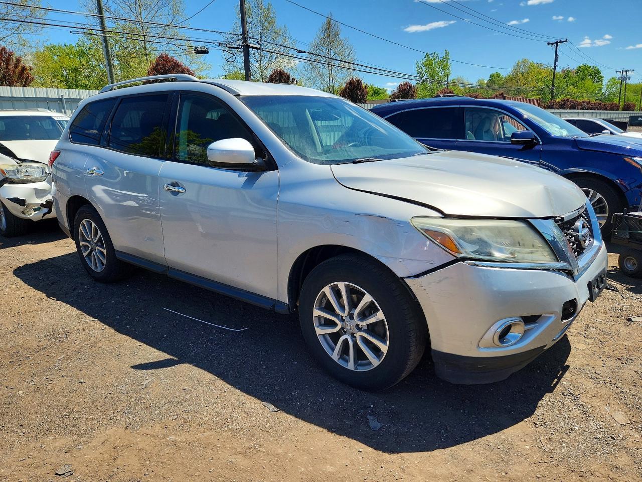 Nissan Pathfinder S
