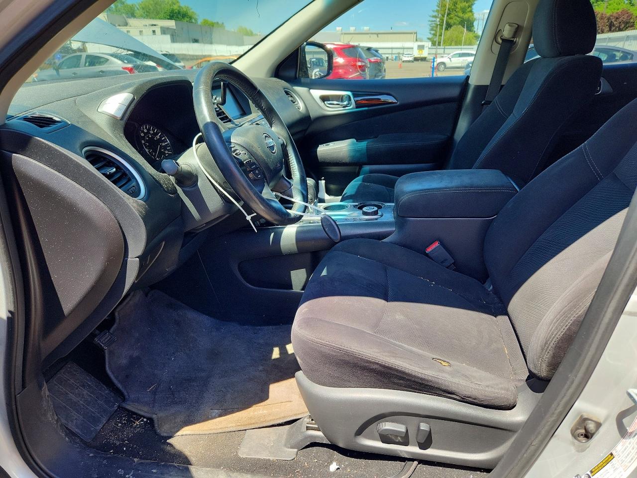 Nissan Pathfinder S