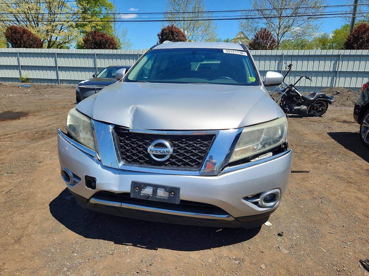 Nissan Pathfinder S