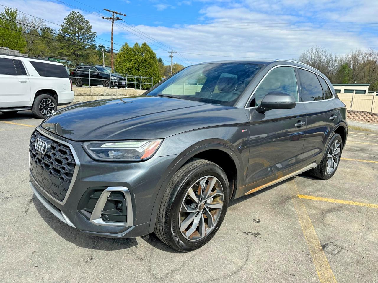 Salvage Audi Q5 Image