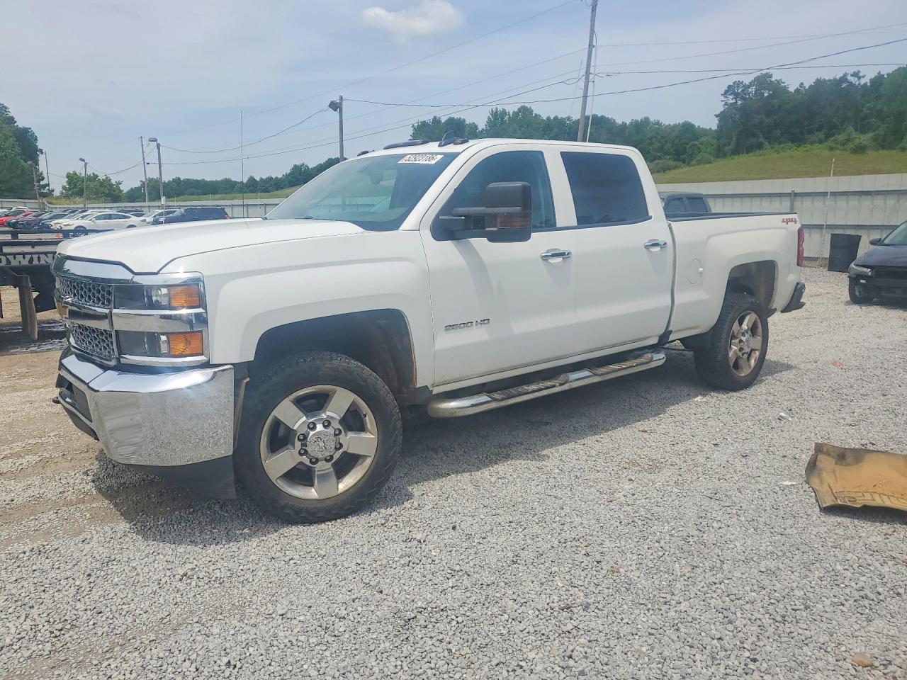 Salvage Chevrolet Silverado Image