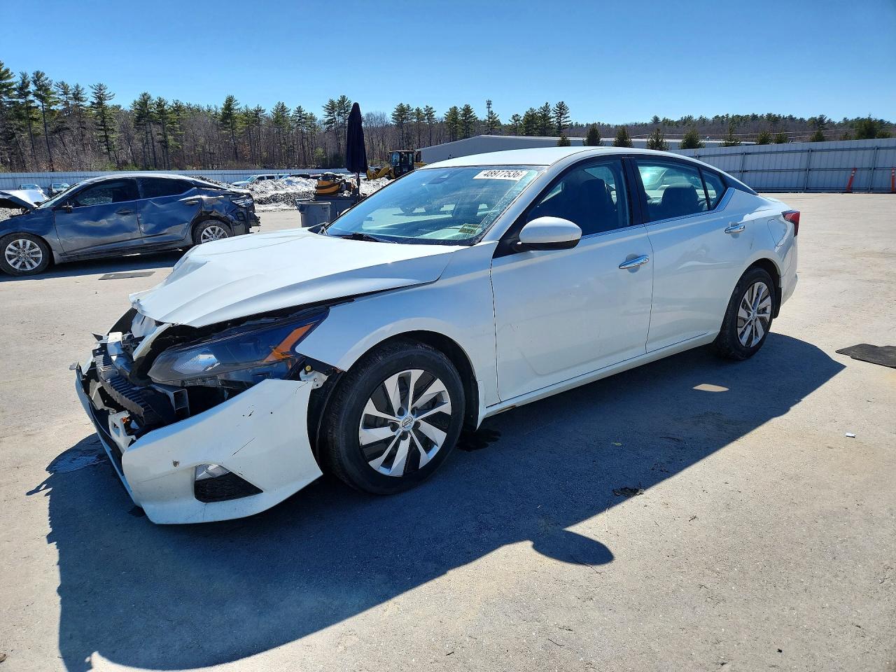 Salvage Nissan Altima Image