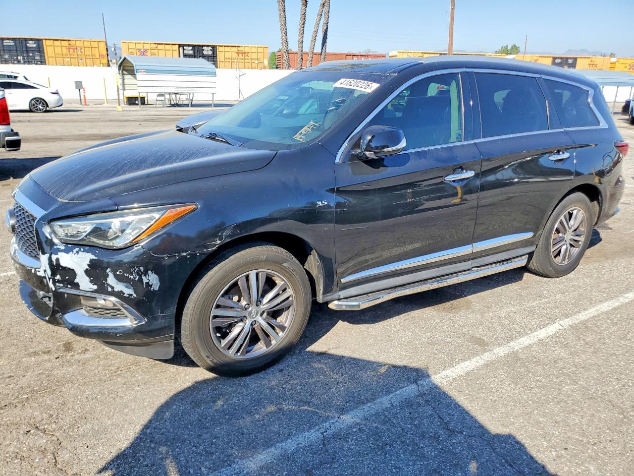 Salvage INFINITI Qx Image