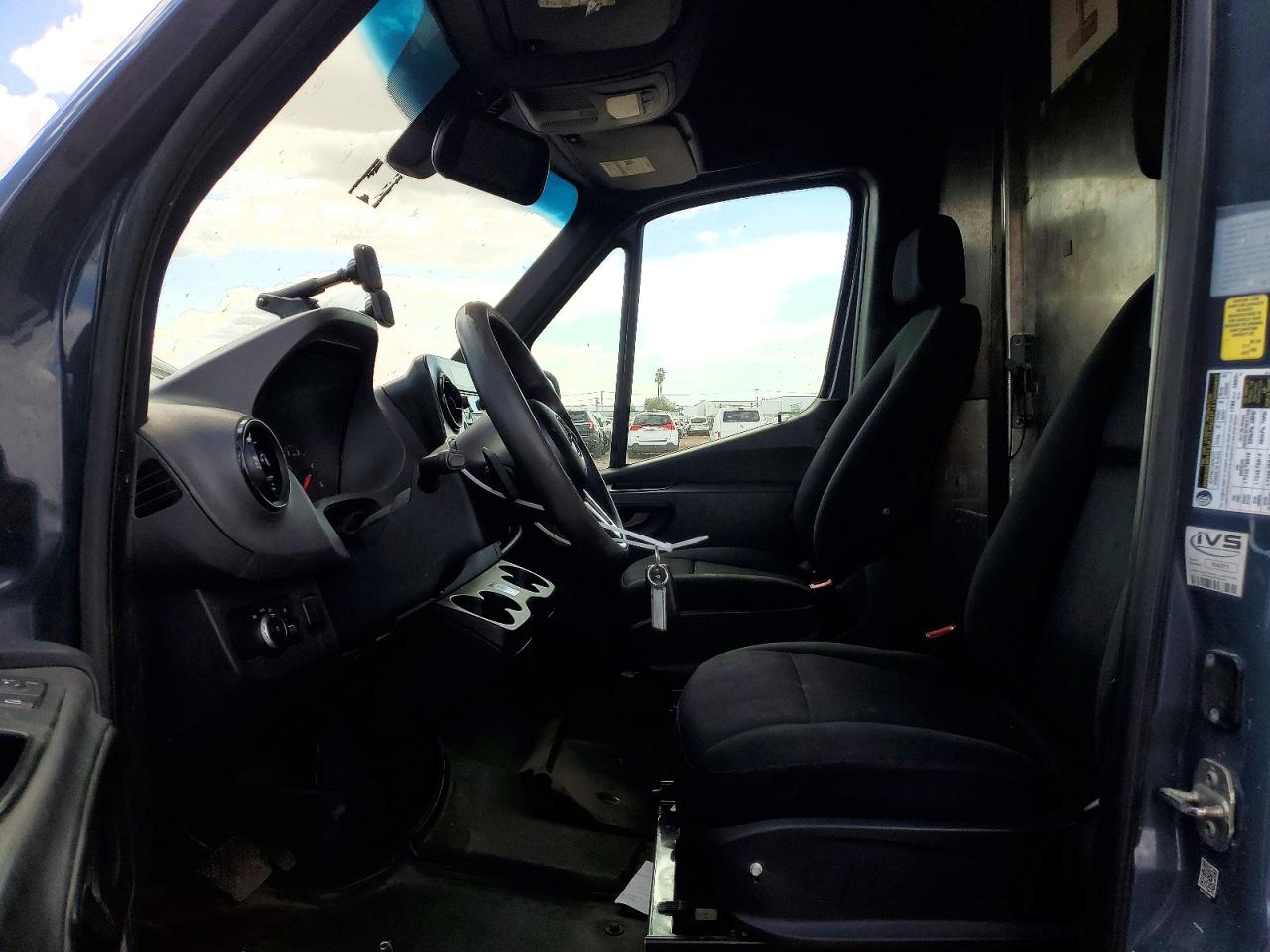 Mercedes-Benz Sprinter 2500