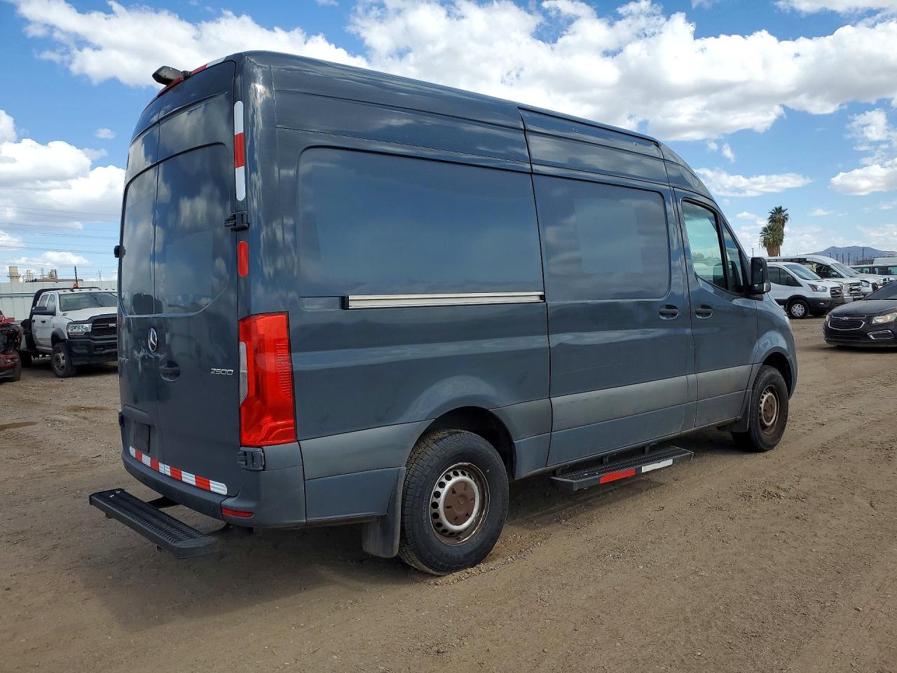 Mercedes-Benz Sprinter 2500
