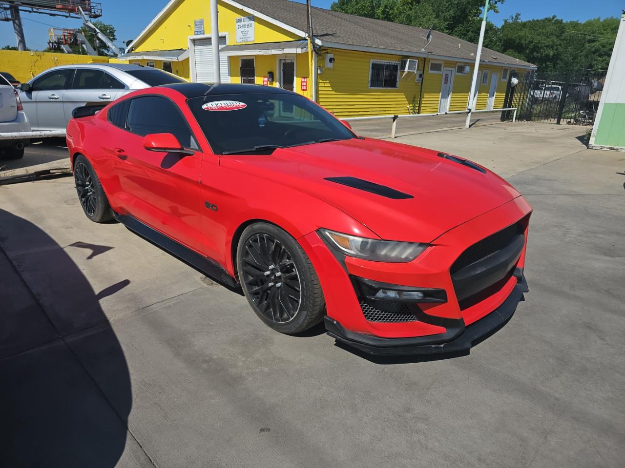Salvage Ford Mustang Image