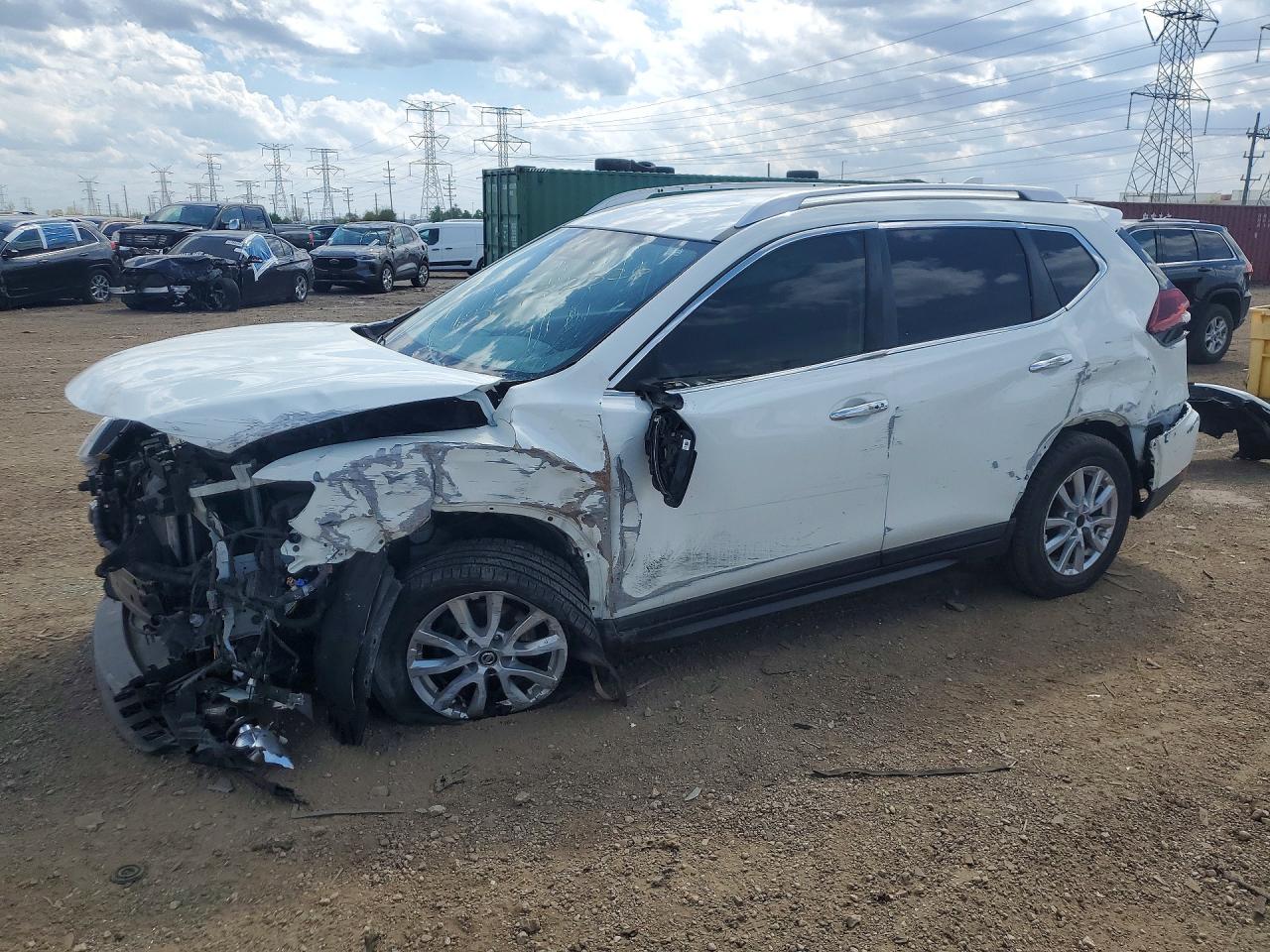 Salvage Nissan Rogue Image