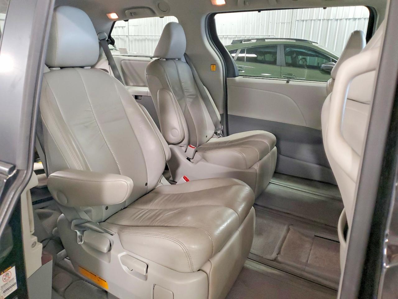 Toyota Sienna Xle