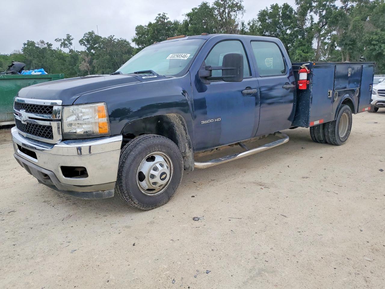 Salvage Chevrolet Silverado Image