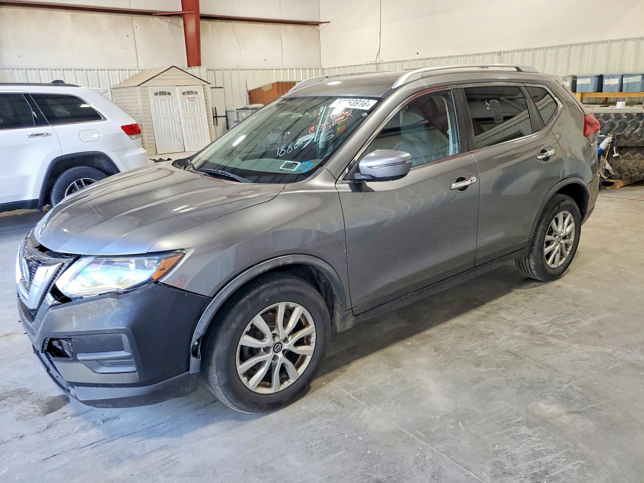 Salvage Nissan Rogue Image