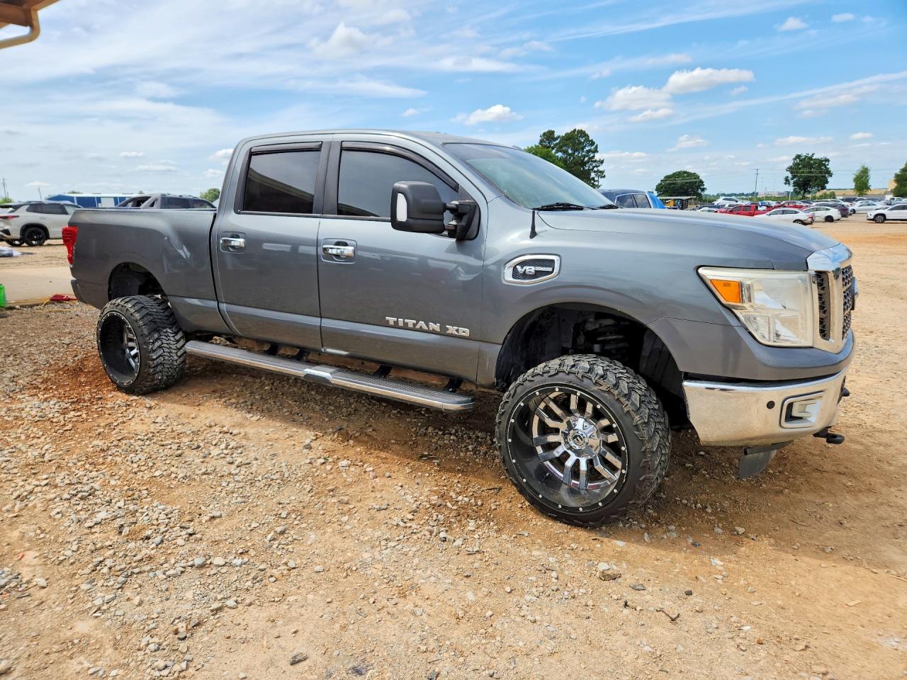 Nissan Titan Sv