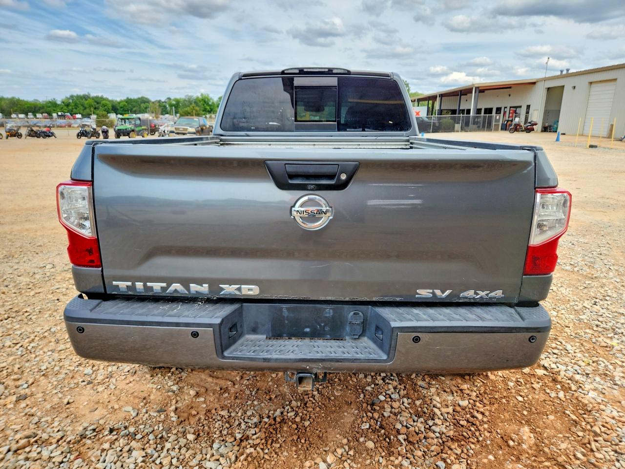 Nissan Titan Sv