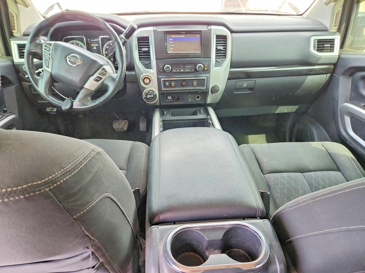 Nissan Titan Sv