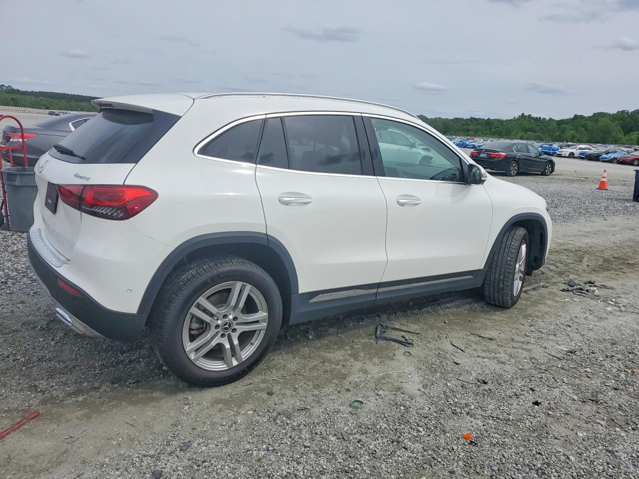 Mercedes-Benz GLA 250 4matic