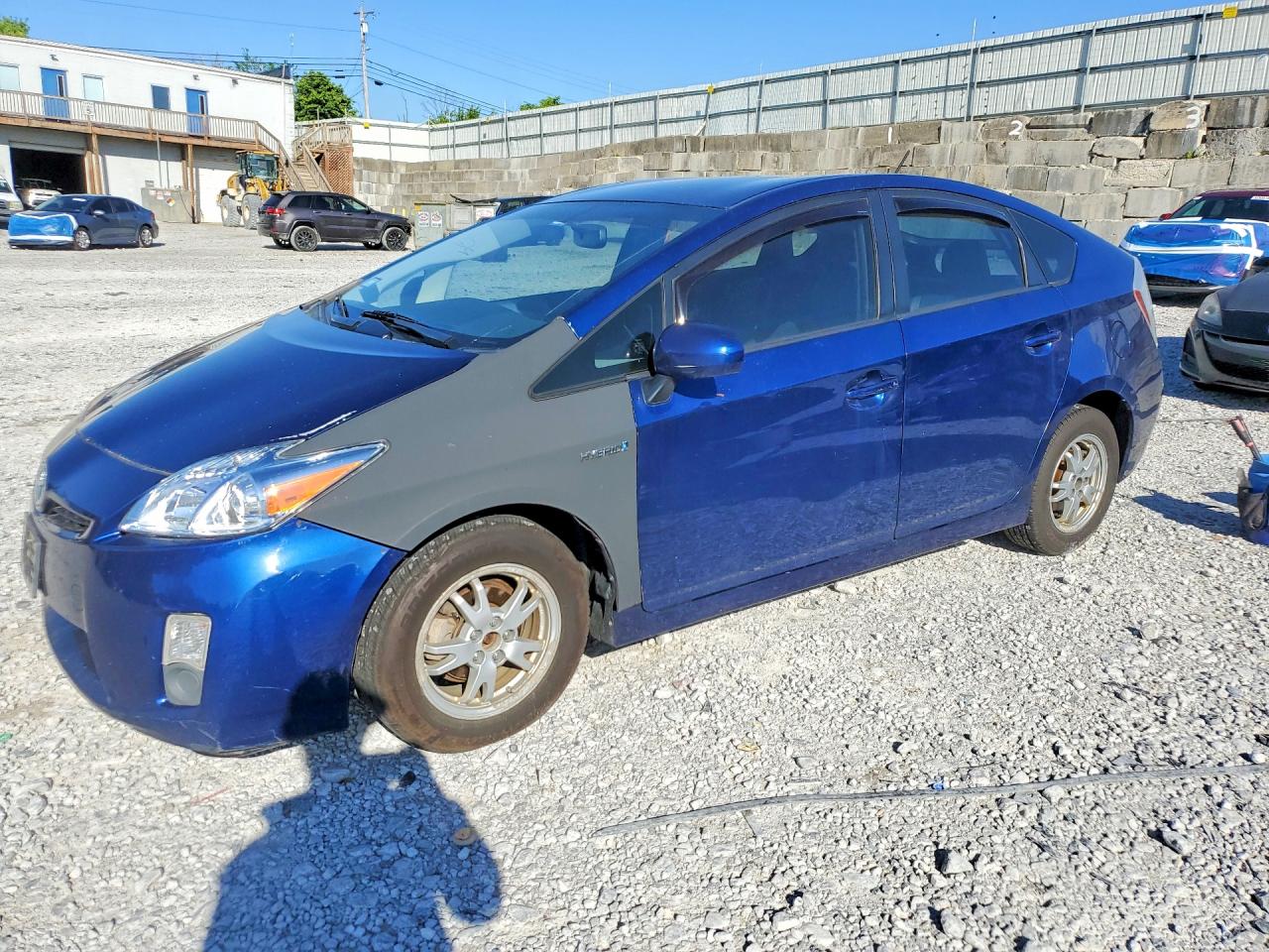 Salvage Toyota Prius Image