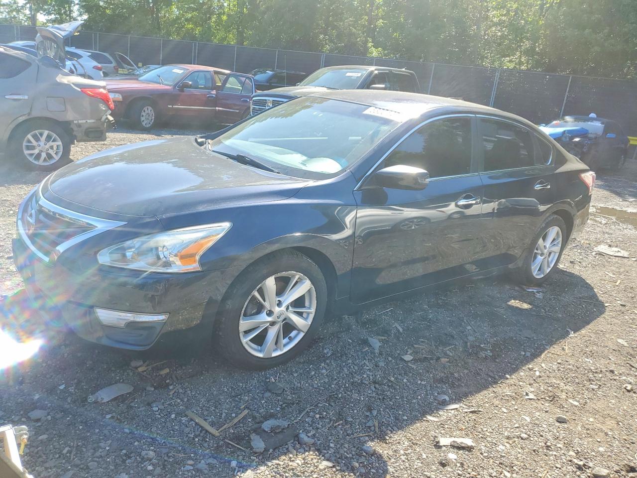 Salvage Nissan Altima Image