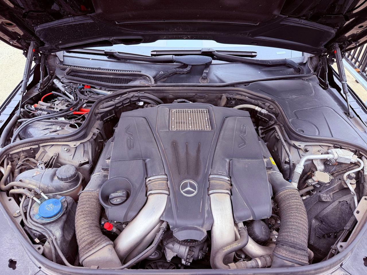 Mercedes-Benz S-Class 550