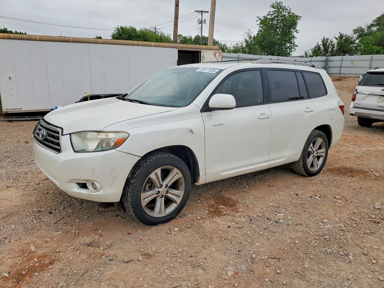 Salvage Toyota Highlander Image