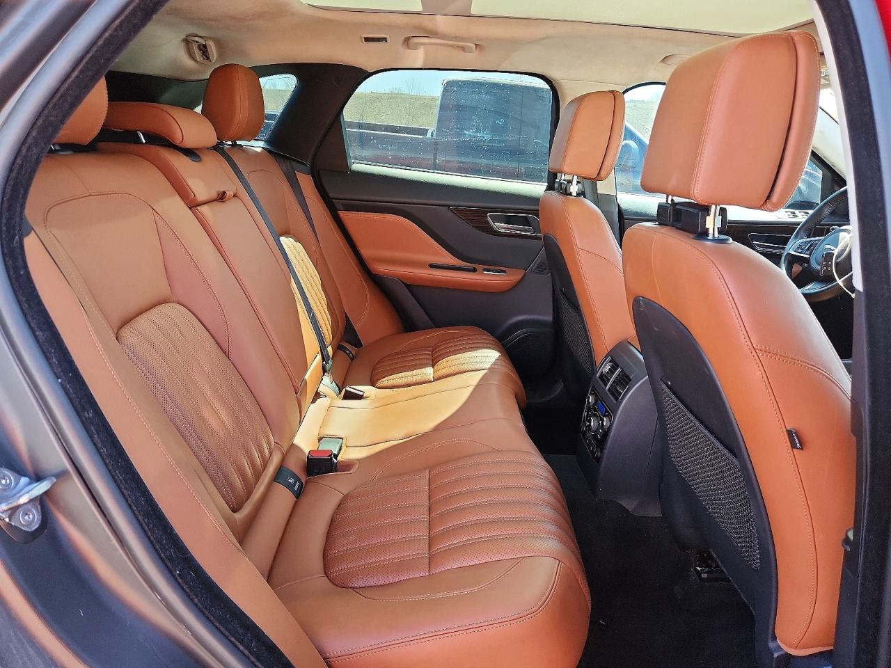 Jaguar F-PACE Portfolio