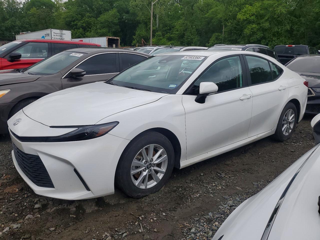 Salvage Toyota Camry Image