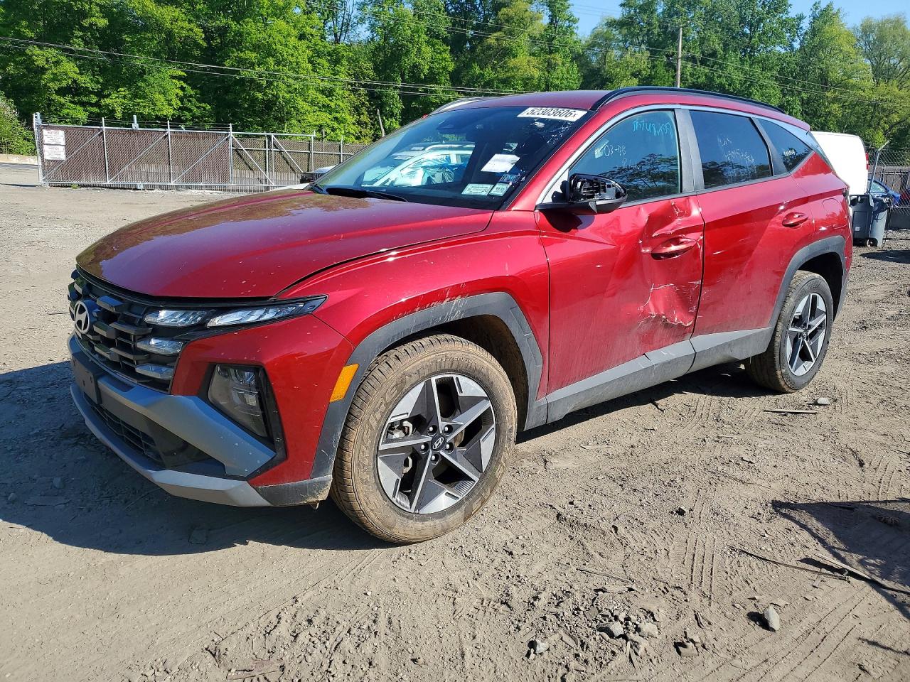 Salvage Hyundai TUCSON Image