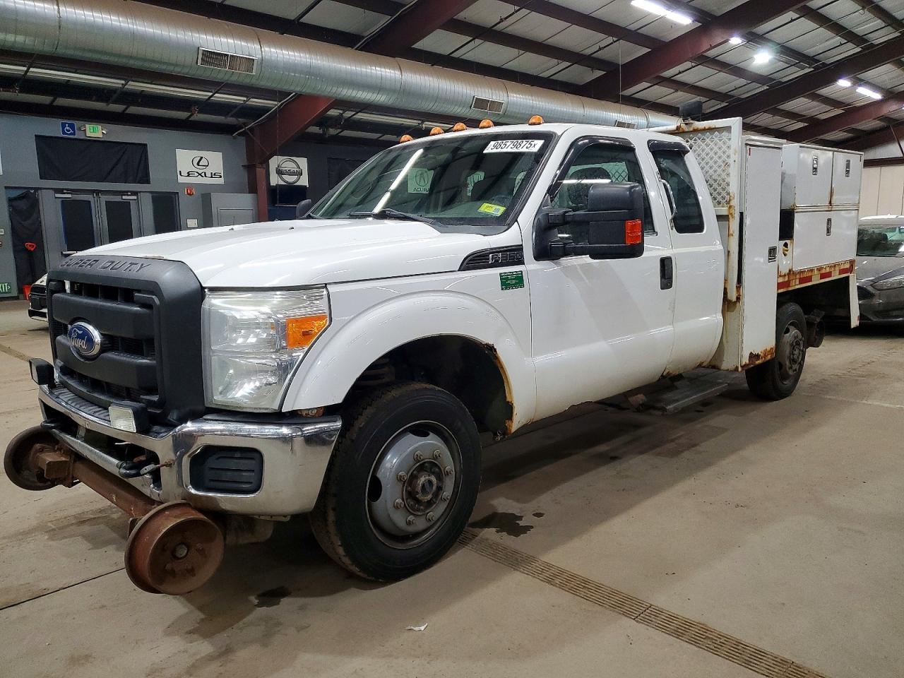 Salvage Ford F-350 Image