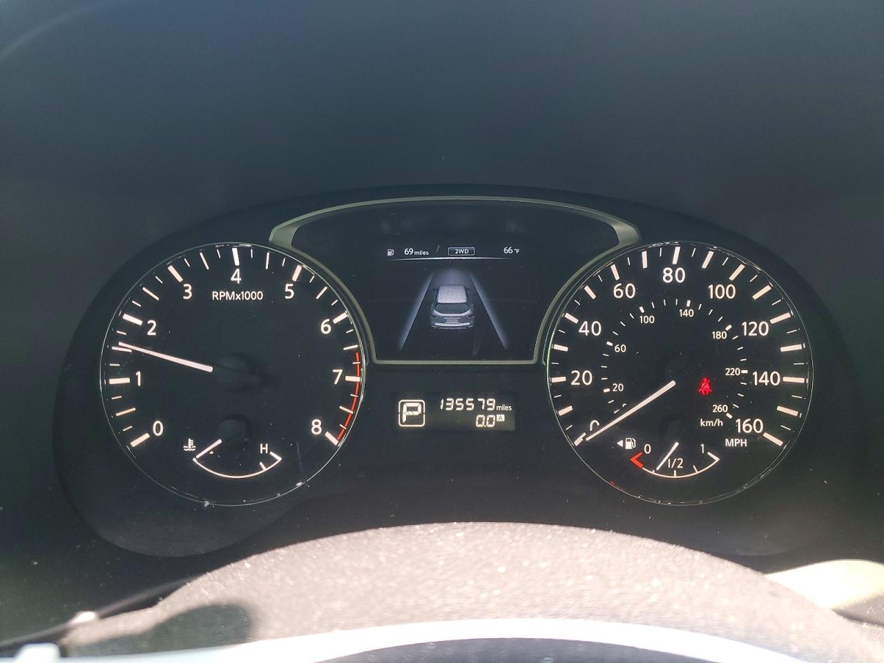 Nissan Pathfinder S