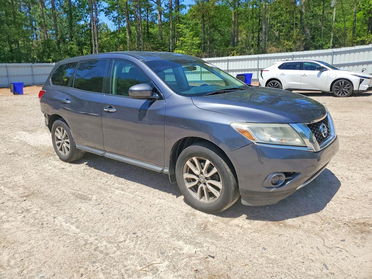 Nissan Pathfinder S
