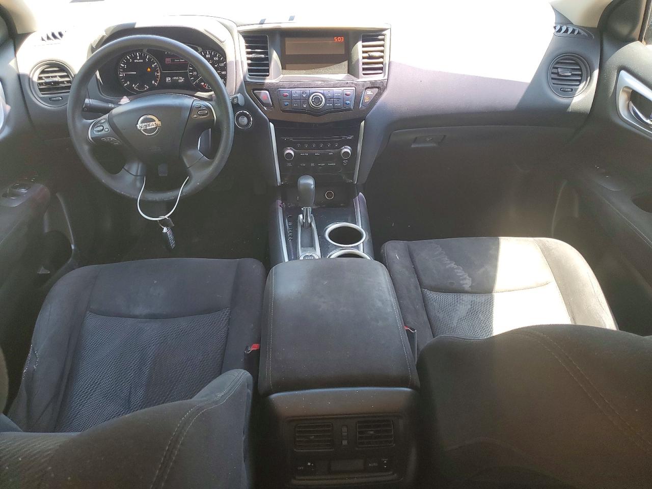 Nissan Pathfinder S