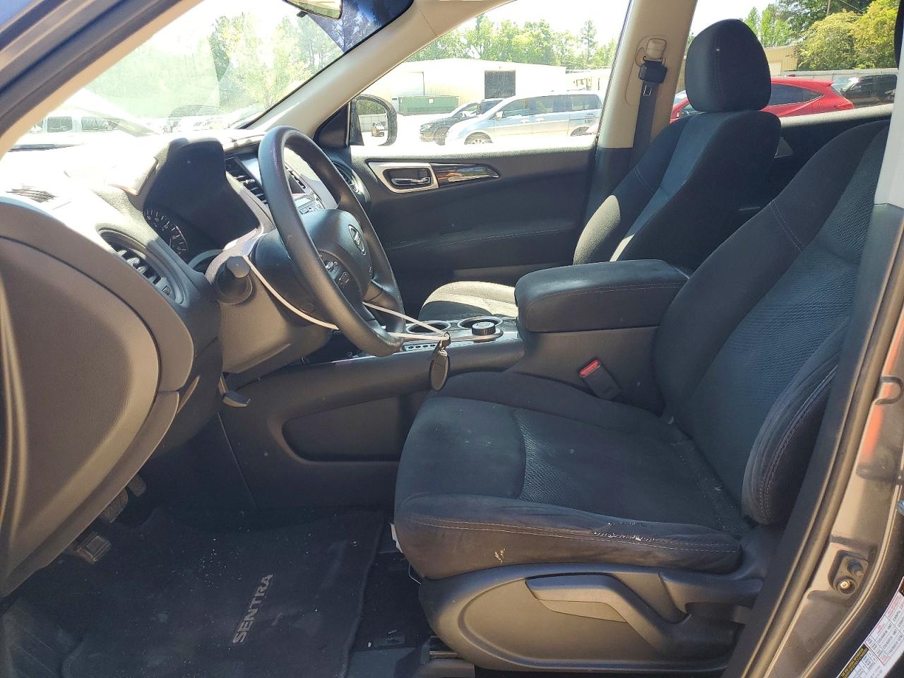 Nissan Pathfinder S