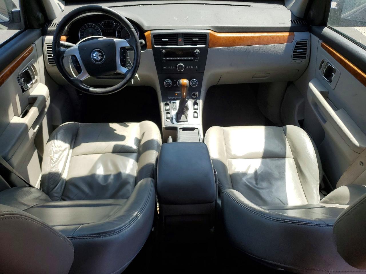 Suzuki XL7 Luxury