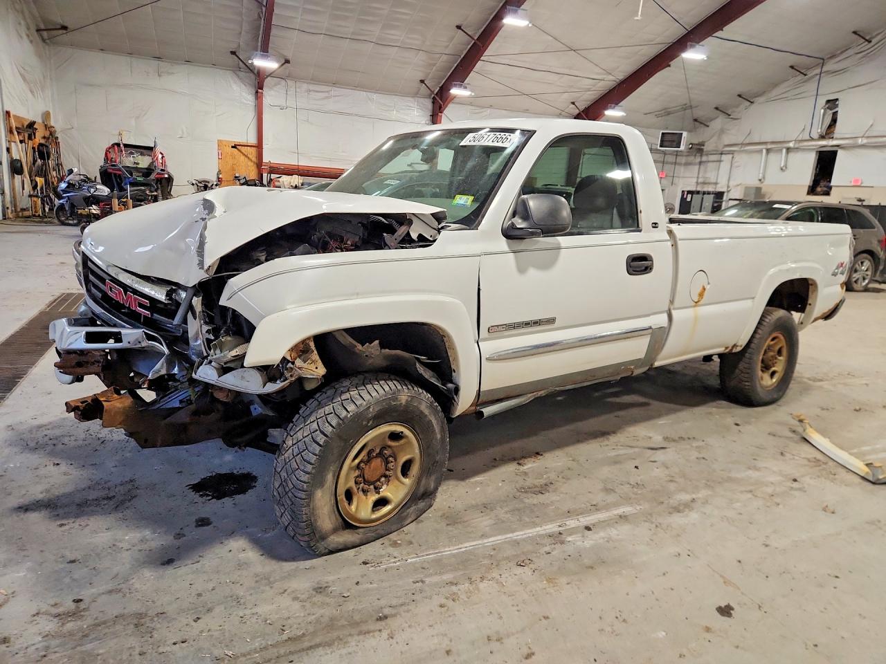 Salvage GMC Sierra Image
