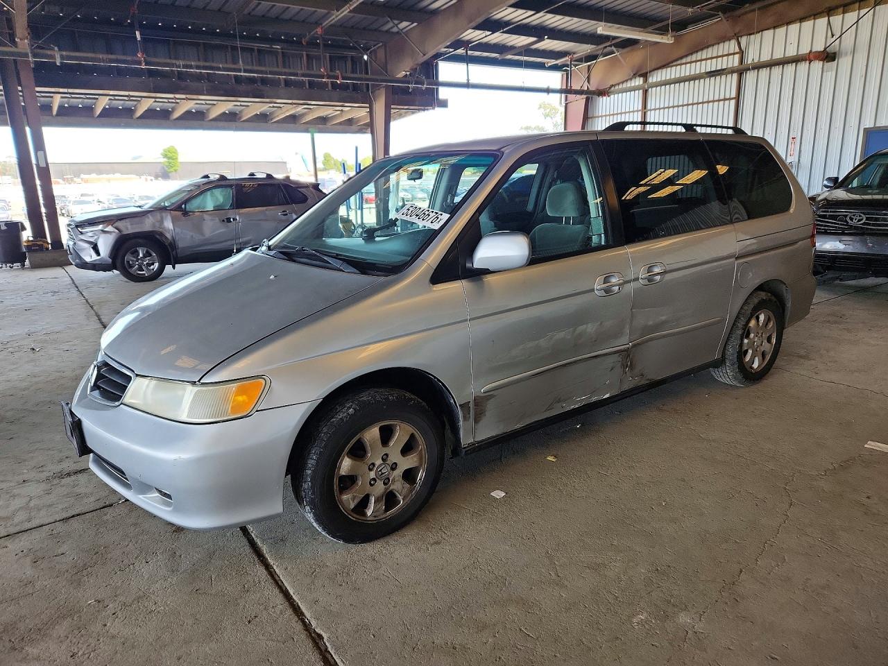 Salvage Honda Odyssey Image