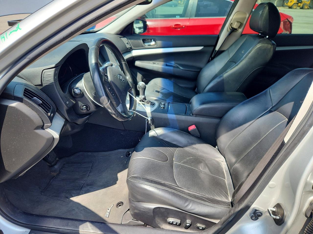 INFINITI G37 Base