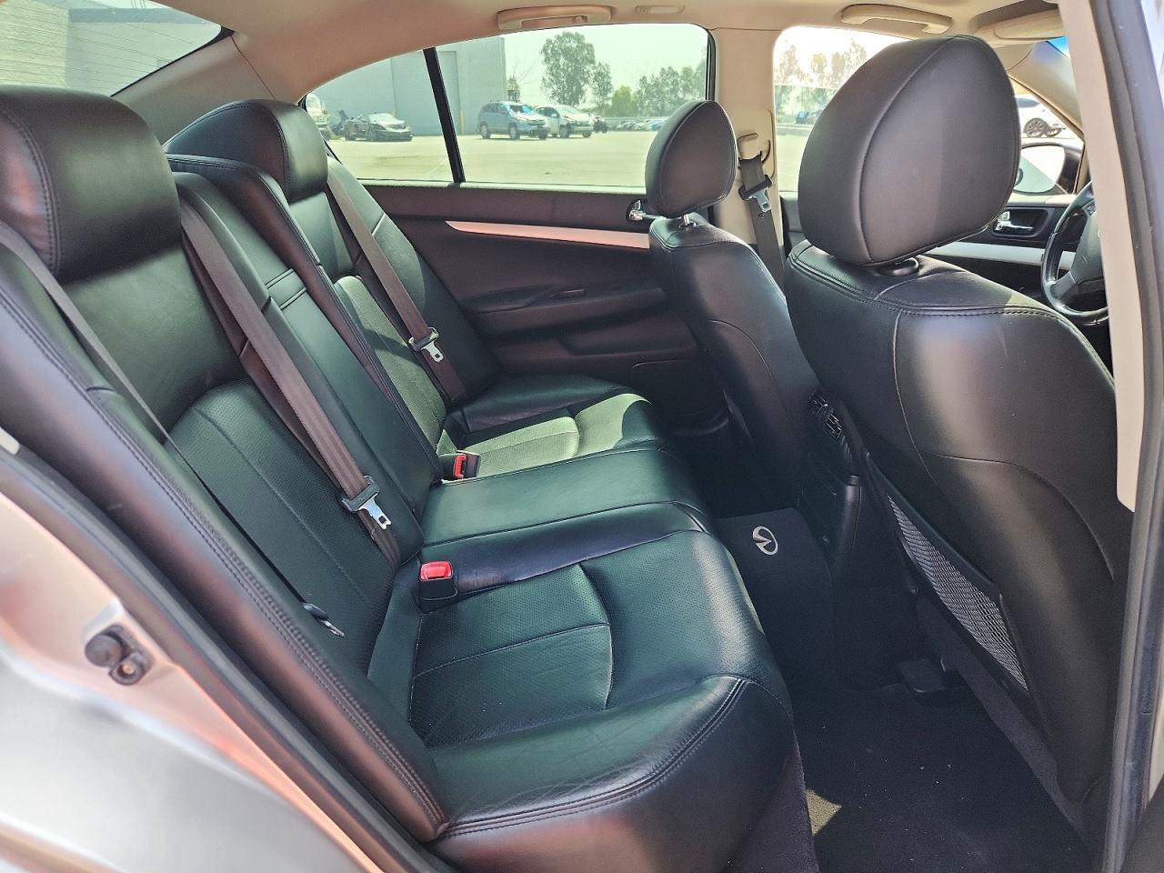 INFINITI G37 Base