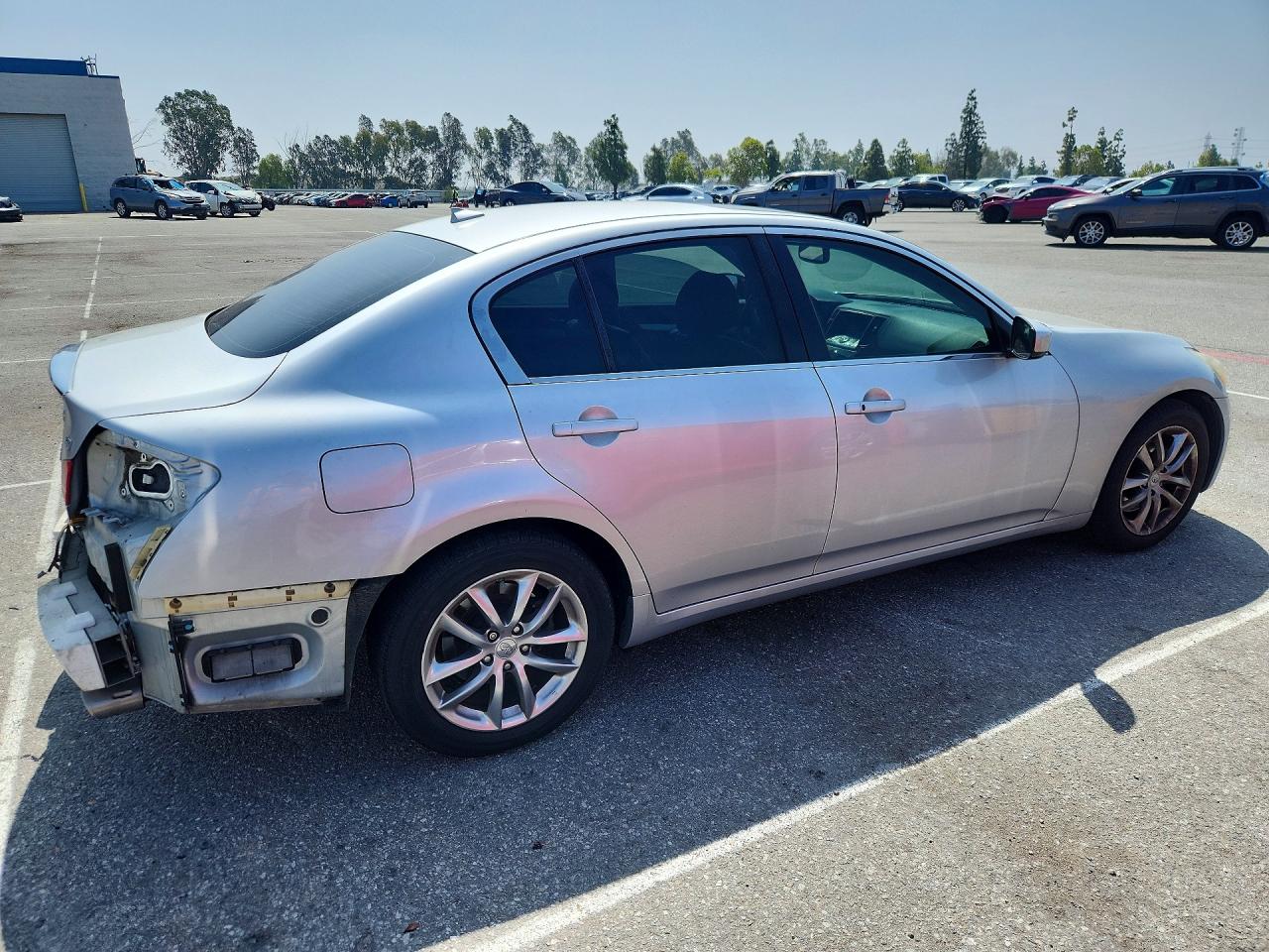 INFINITI G37 Base