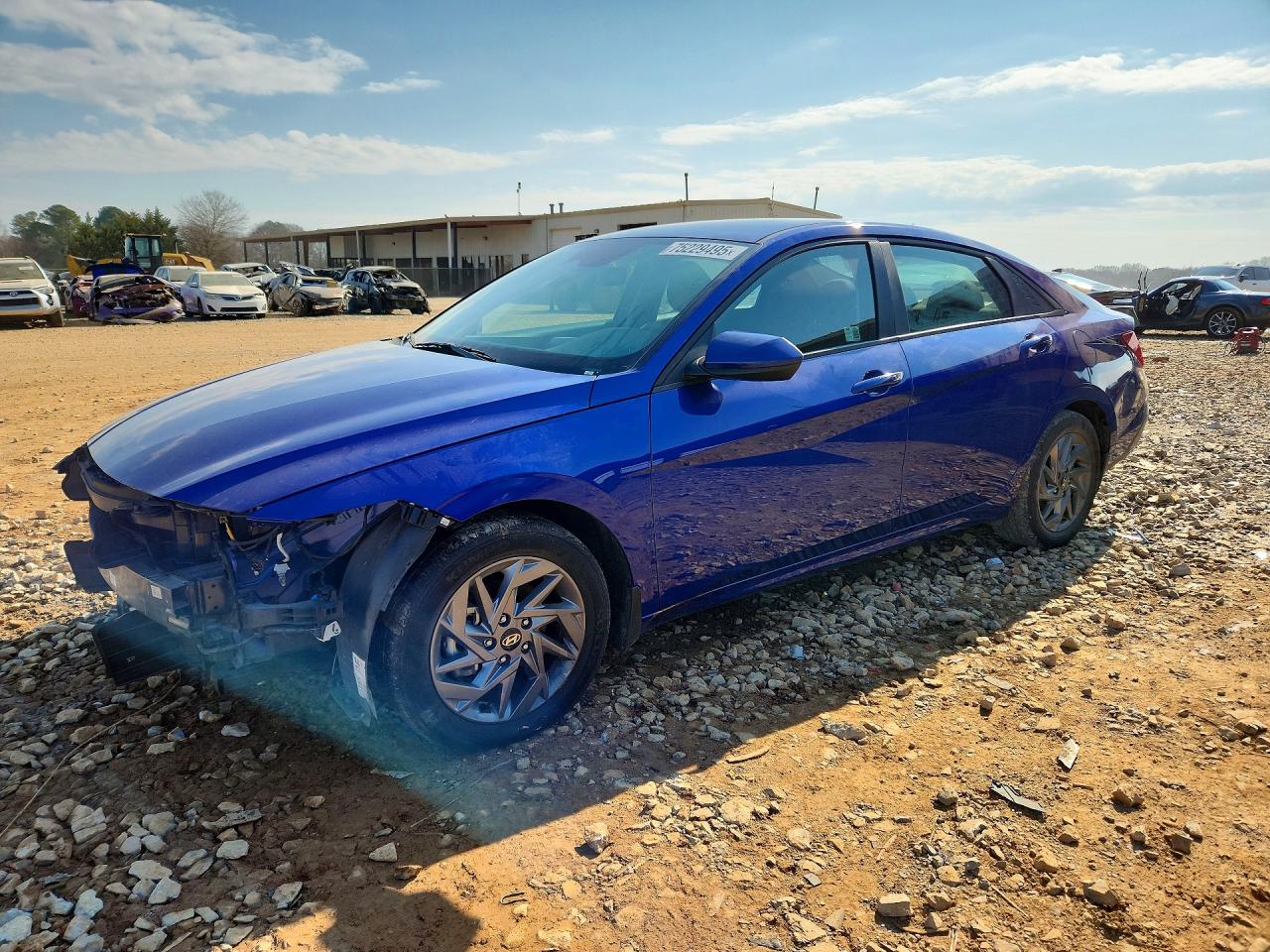 Salvage Hyundai ELANTRA Image