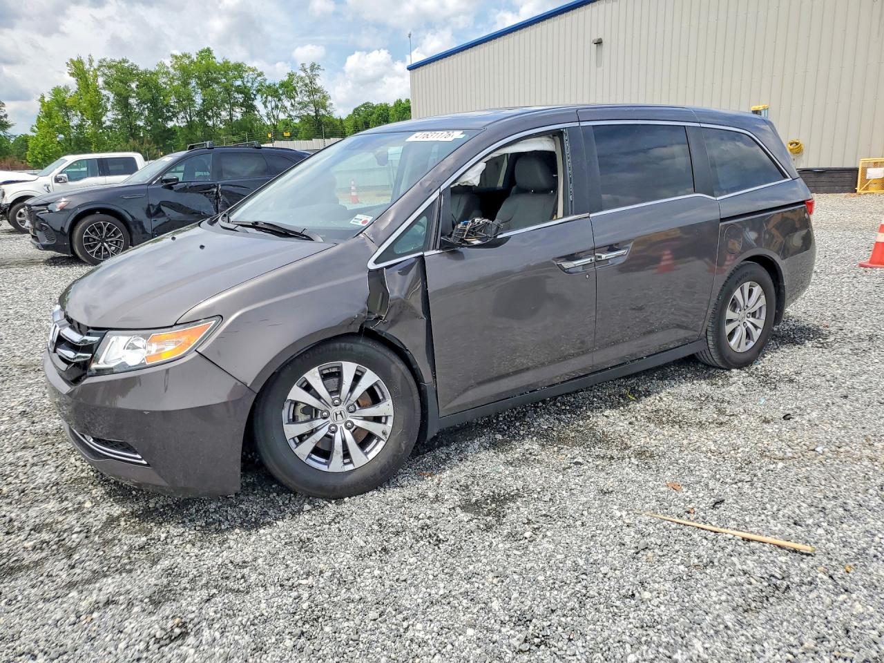 Salvage Honda Odyssey Image