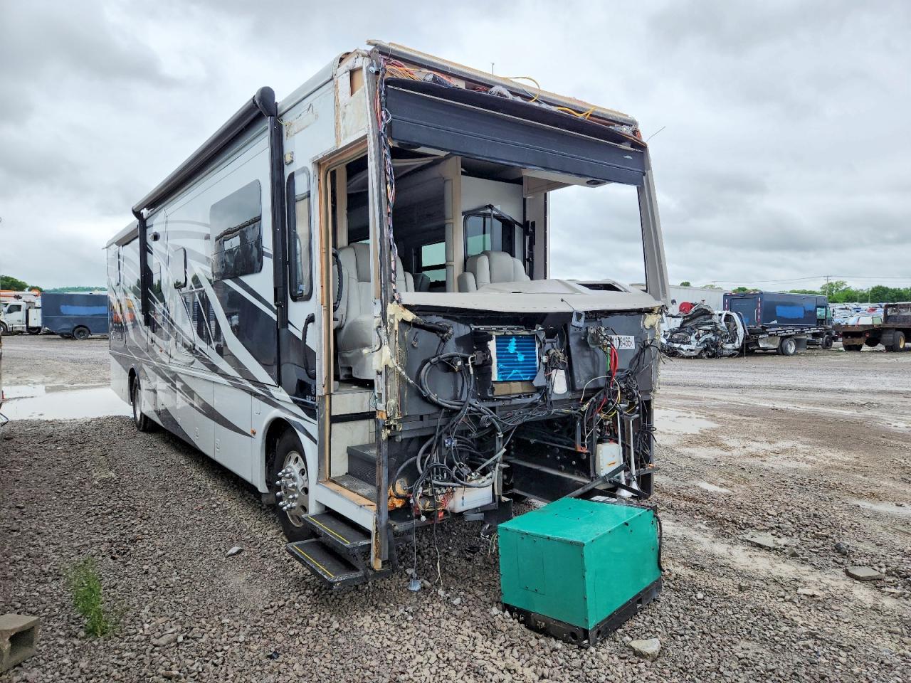 Salvage Freightliner Other Image