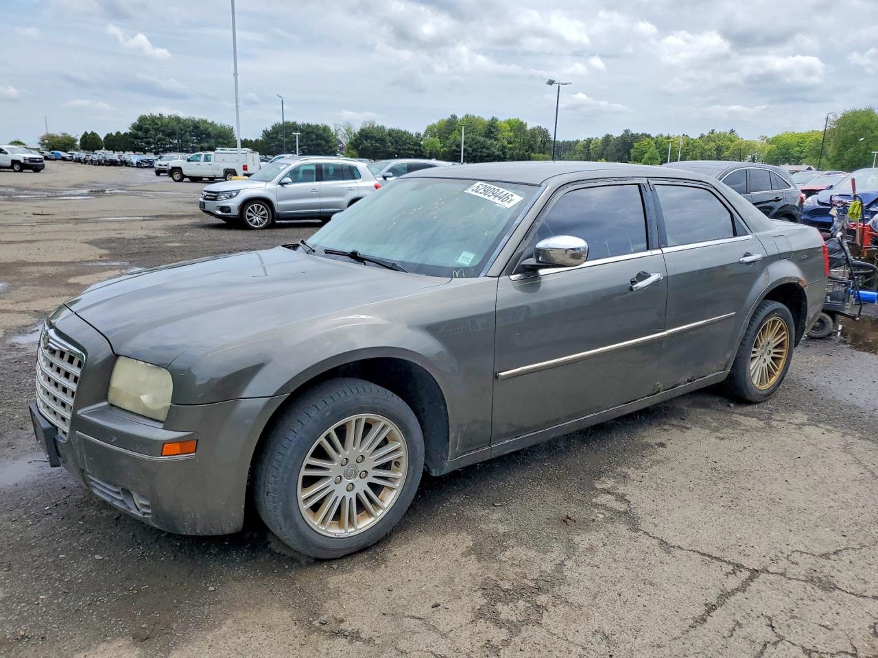 Salvage Chrysler 300 Image