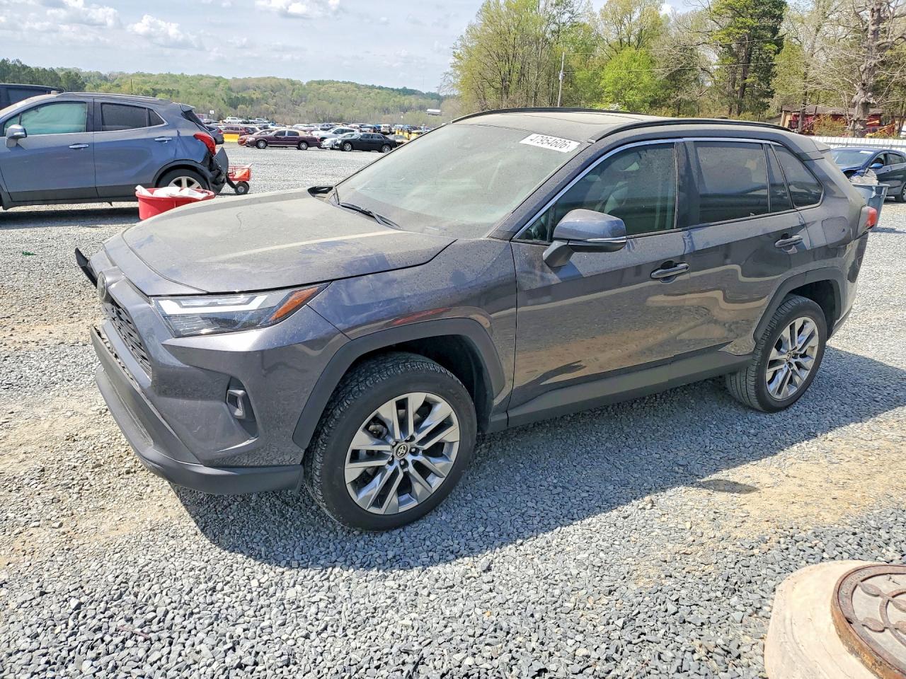 Salvage Toyota RAV4 Image
