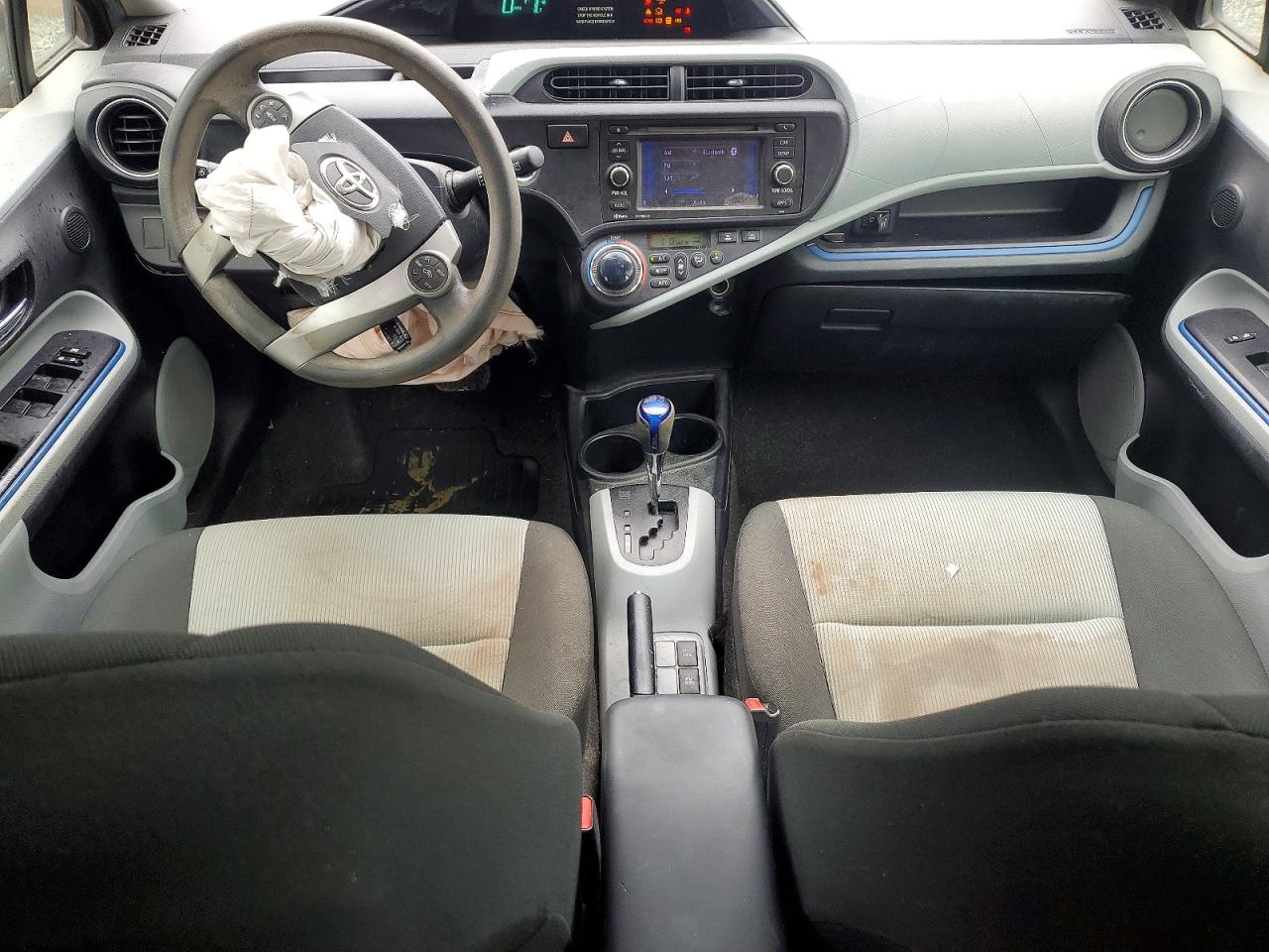 Toyota Prius c Three