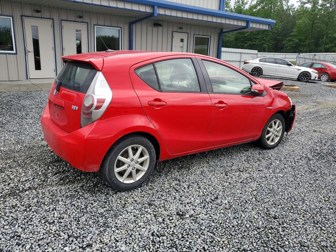 Toyota Prius c Three