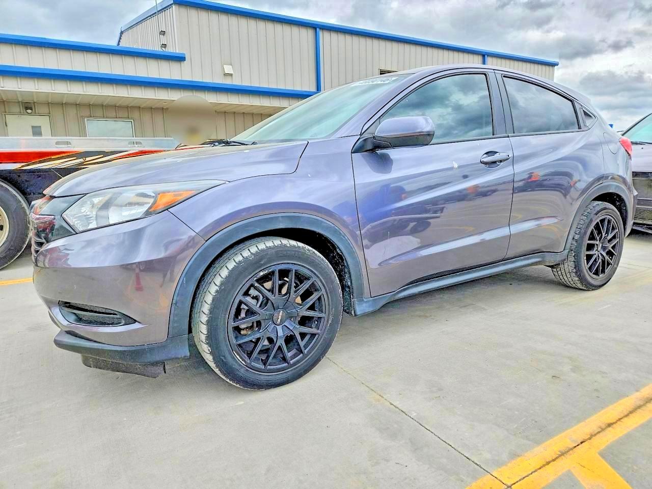 Salvage Honda HR-V Image
