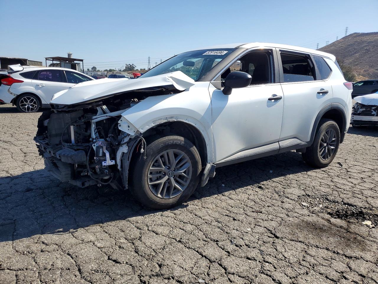 Salvage Nissan Rogue Image