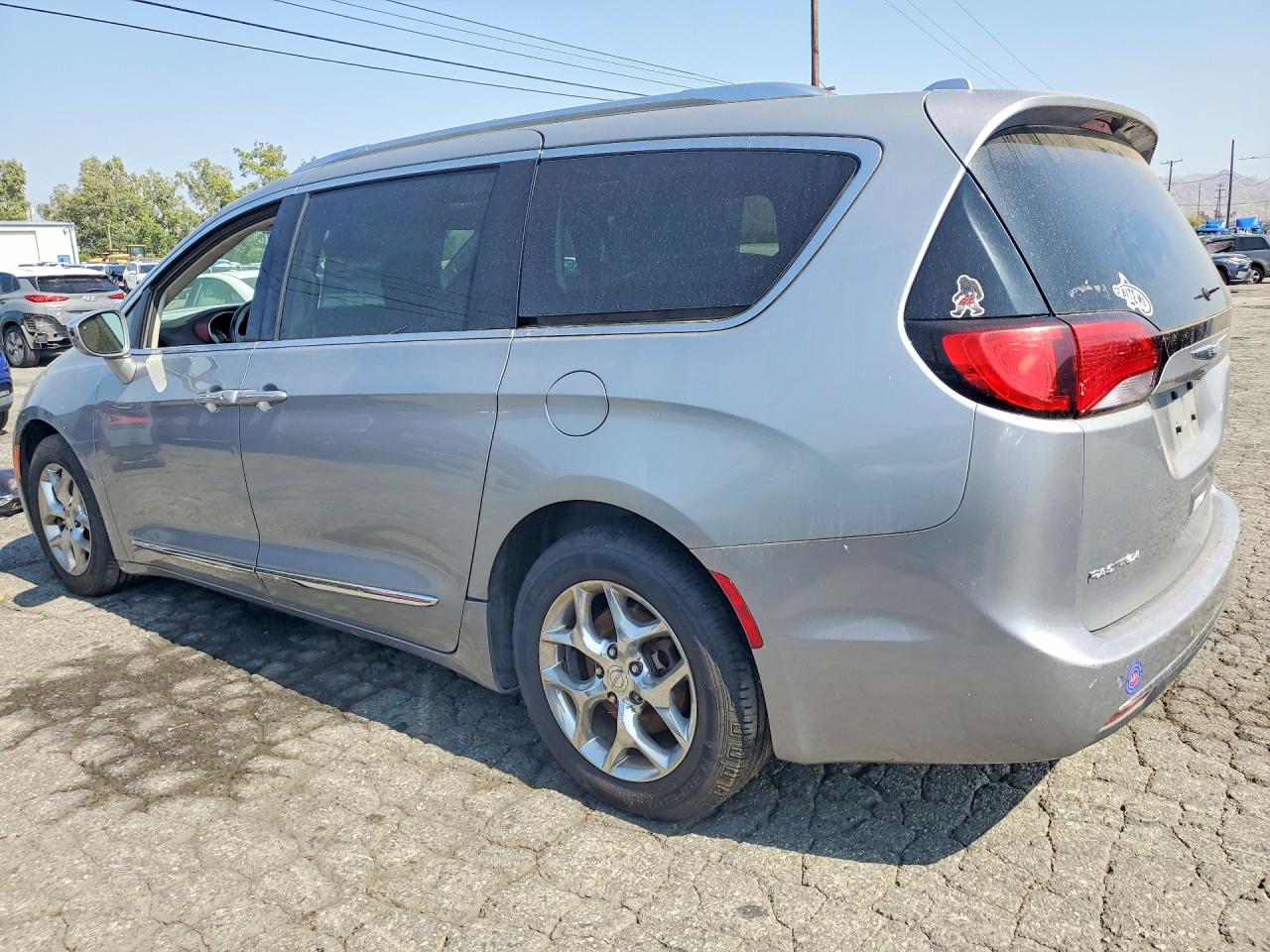 Chrysler Pacifica Limited