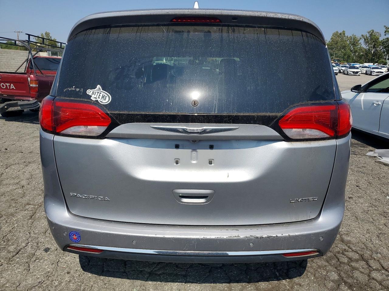 Chrysler Pacifica Limited
