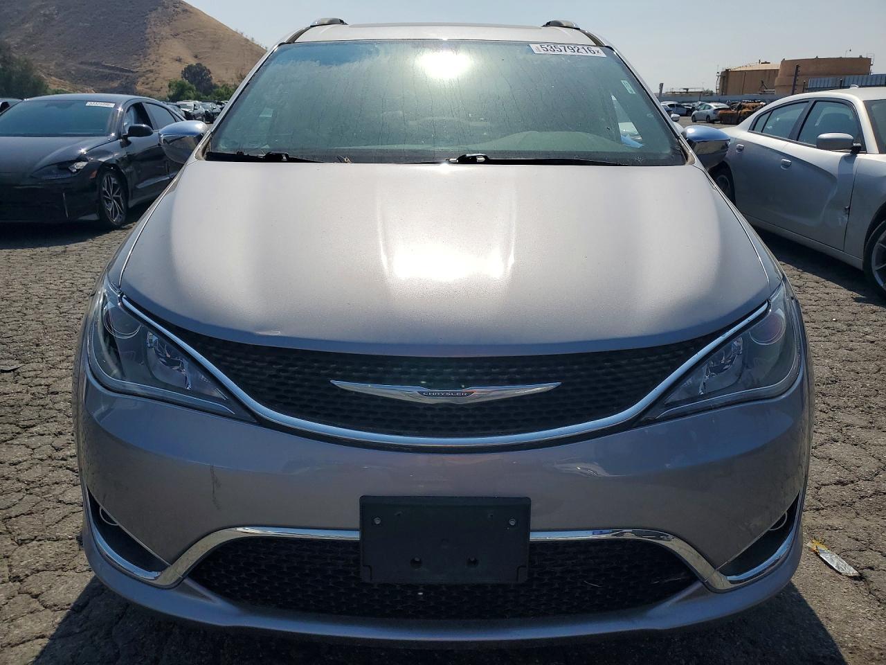 Chrysler Pacifica Limited