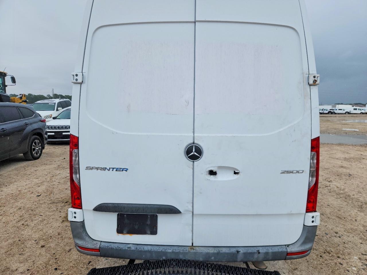Mercedes-Benz Sprinter 2500